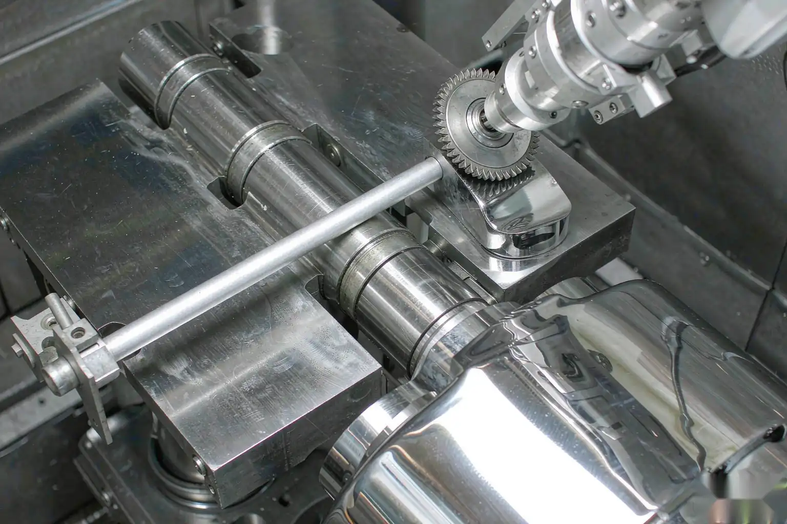 Robotic polishing machine finishing metal hinge leaves and knuckle to a bright surface