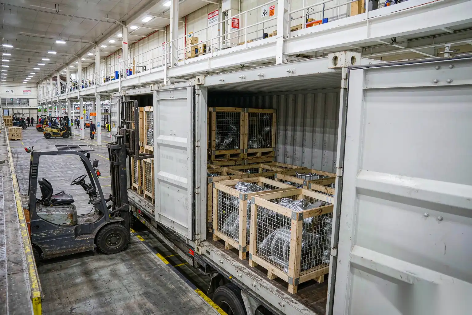 Container loading of aluminum die castings for export to overseas buyers